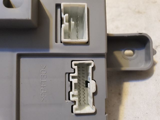 bontott MAZDA CX-7 Biztosítéktábla Utastér