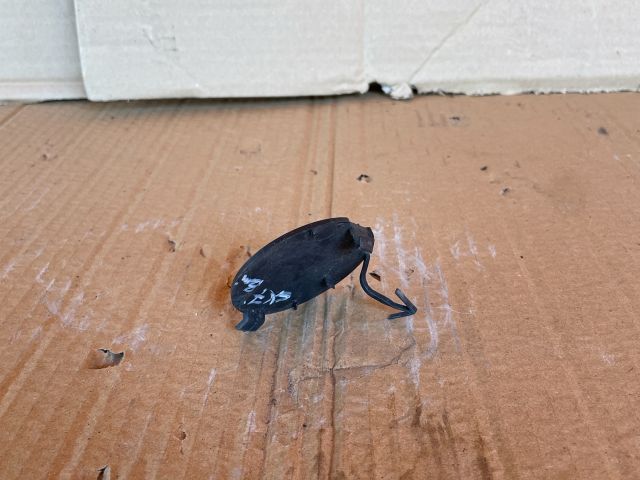 bontott MAZDA CX-7 Első Vonószem Burkolat