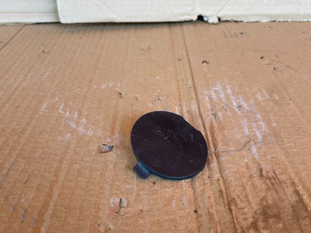 bontott MAZDA CX-7 Első Vonószem Burkolat