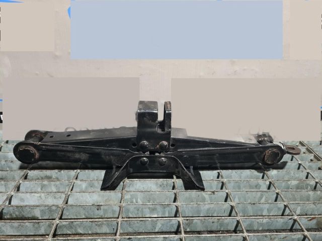 bontott MAZDA CX-7 Emelő