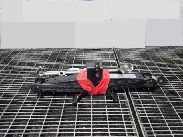 bontott MAZDA CX-7 Emelő