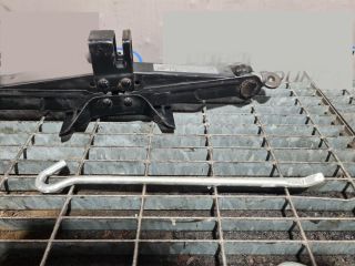 bontott MAZDA CX-7 Emelő