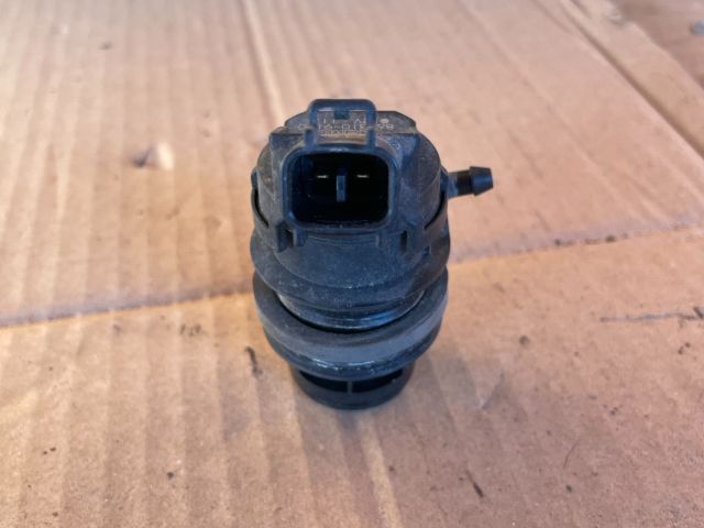 bontott MAZDA CX-7 Hátsó Ablakmosó Szivattyú