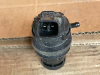 bontott MAZDA CX-7 Hátsó Ablakmosó Szivattyú