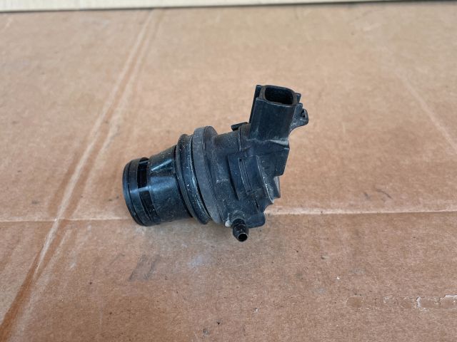 bontott MAZDA CX-7 Hátsó Ablakmosó Szivattyú