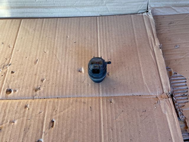 bontott MAZDA CX-7 Hátsó Ablakmosó Szivattyú