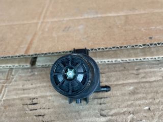 bontott MAZDA CX-7 Hátsó Ablakmosó Szivattyú