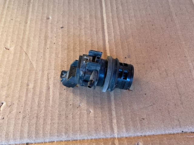 bontott MAZDA CX-7 Hátsó Ablakmosó Szivattyú