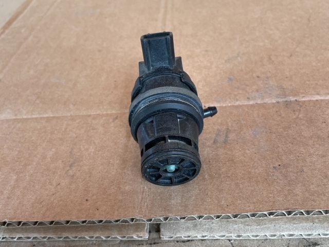 bontott MAZDA CX-7 Hátsó Ablakmosó Szivattyú