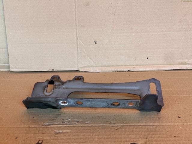 bontott MAZDA CX-7 Homlokfal Alsó Tartó