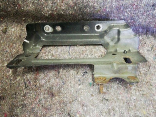 bontott MAZDA CX-7 Homlokfal Alsó Tartó