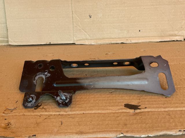 bontott MAZDA CX-7 Homlokfal Alsó Tartó