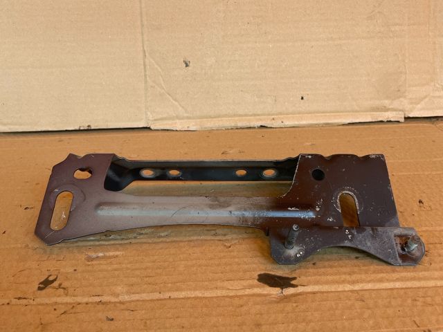 bontott MAZDA CX-7 Homlokfal Alsó Tartó