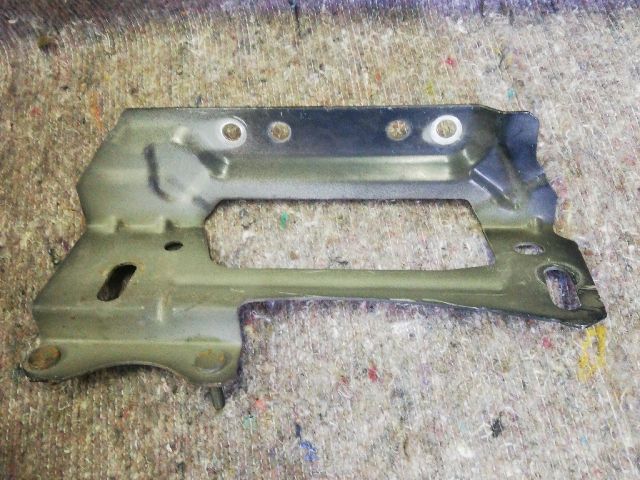 bontott MAZDA CX-7 Homlokfal Alsó Tartó