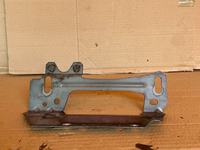 bontott MAZDA CX-7 Homlokfal Alsó Tartó