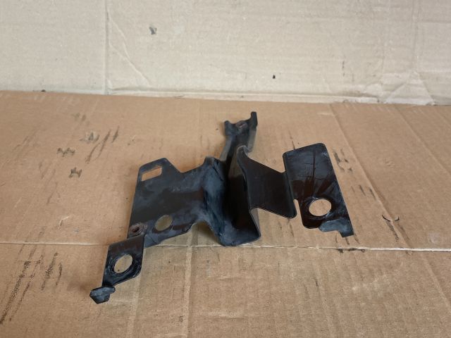 bontott MAZDA CX-7 Homlokfal Alsó Tartó