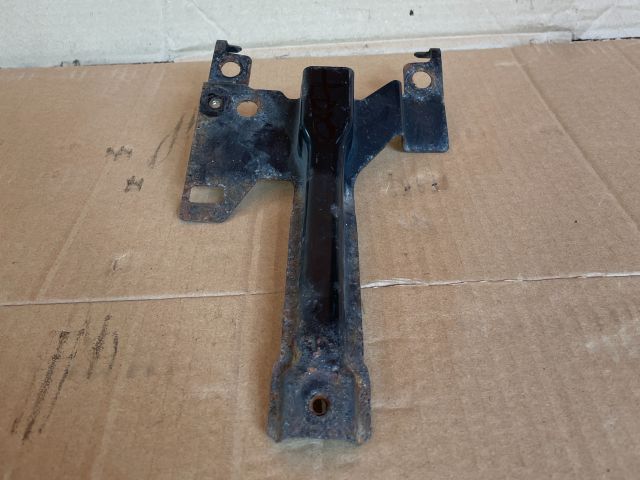 bontott MAZDA CX-7 Homlokfal Alsó Tartó