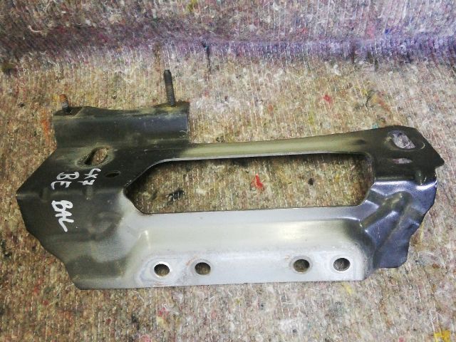 bontott MAZDA CX-7 Homlokfal Alsó Tartó