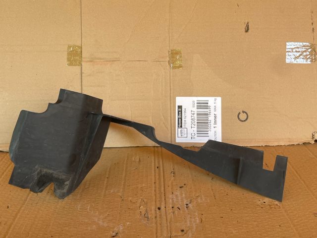 bontott MAZDA CX-7 Hűtő Légterelő