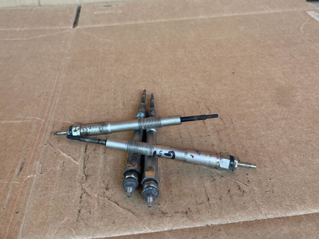 bontott MAZDA CX-7 Izzító/Gyújtó Gyertya