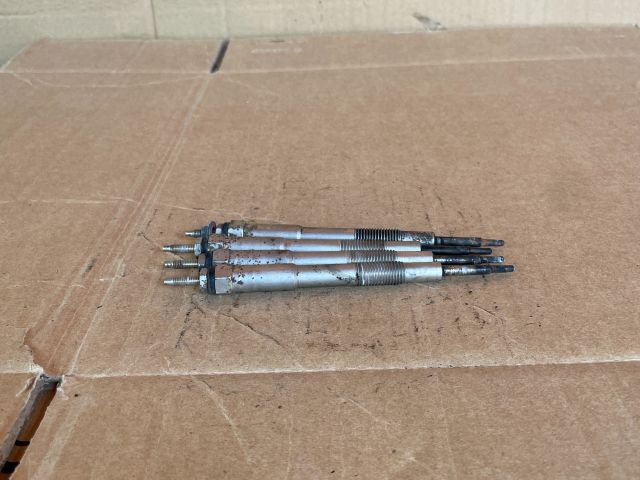 bontott MAZDA CX-7 Izzító/Gyújtó Gyertya