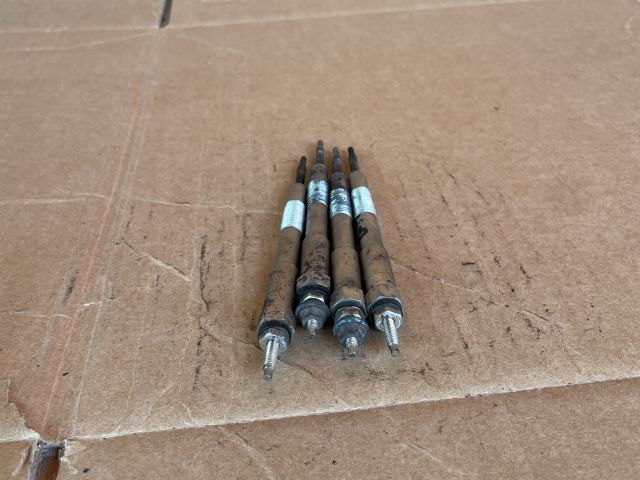 bontott MAZDA CX-7 Izzító/Gyújtó Gyertya