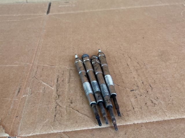 bontott MAZDA CX-7 Izzító/Gyújtó Gyertya