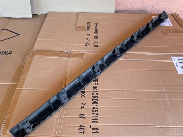 bontott MAZDA CX-7 Jobb első Ajtó Díszléc