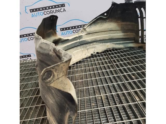 bontott MAZDA CX-7 Jobb első Dobbetét (Kerékjárati, Műanyag)