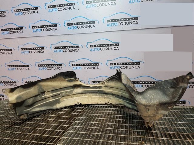 bontott MAZDA CX-7 Jobb első Dobbetét (Kerékjárati, Műanyag)