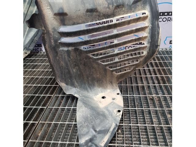 bontott MAZDA CX-7 Jobb első Dobbetét (Kerékjárati, Műanyag)