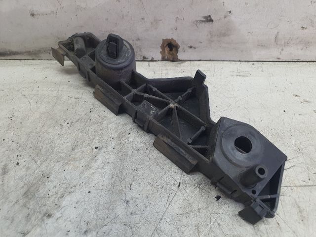 bontott MAZDA CX-7 Jobb első Oldal Lökhárító Tartó (Műanyag)