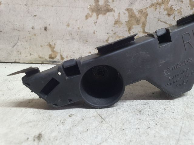 bontott MAZDA CX-7 Jobb első Oldal Lökhárító Tartó (Műanyag)