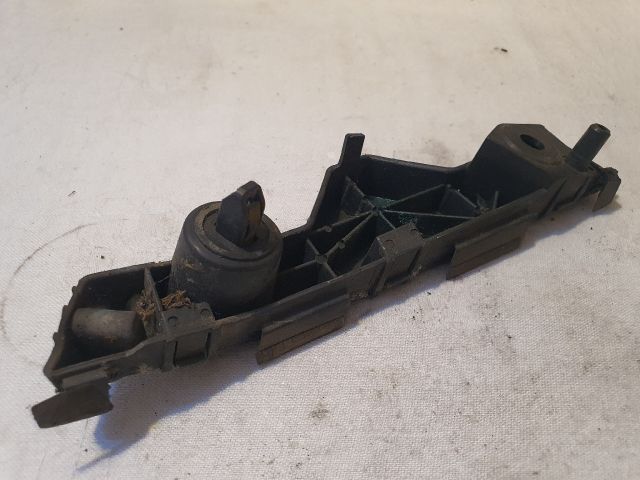 bontott MAZDA CX-7 Jobb első Oldal Lökhárító Tartó (Műanyag)