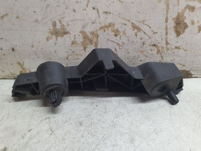 bontott MAZDA CX-7 Jobb első Oldal Lökhárító Tartó (Műanyag)