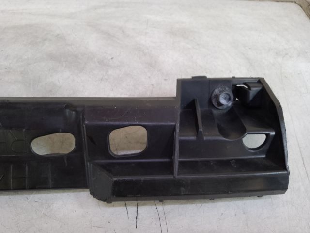 bontott MAZDA CX-7 Jobb első Oldal Lökhárító Tartó (Műanyag)