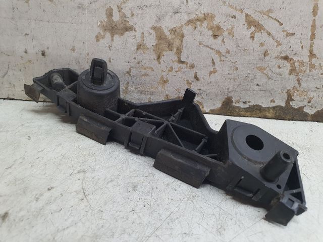 bontott MAZDA CX-7 Jobb első Oldal Lökhárító Tartó (Műanyag)