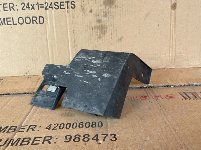 bontott MAZDA CX-7 Jobb első Sárvédő Gumi