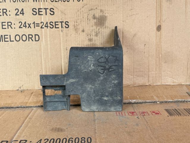 bontott MAZDA CX-7 Jobb első Sárvédő Gumi