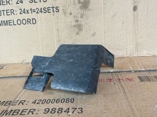 bontott MAZDA CX-7 Jobb első Sárvédő Gumi