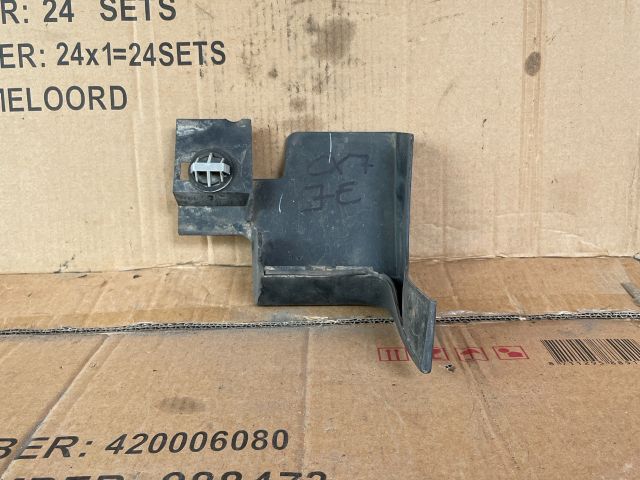 bontott MAZDA CX-7 Jobb első Sárvédő Gumi