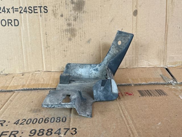 bontott MAZDA CX-7 Jobb első Sárvédő Gumi