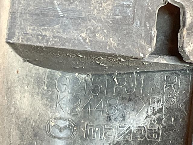 bontott MAZDA CX-7 Jobb első Sárvédő Gumi