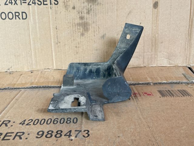 bontott MAZDA CX-7 Jobb első Sárvédő Gumi