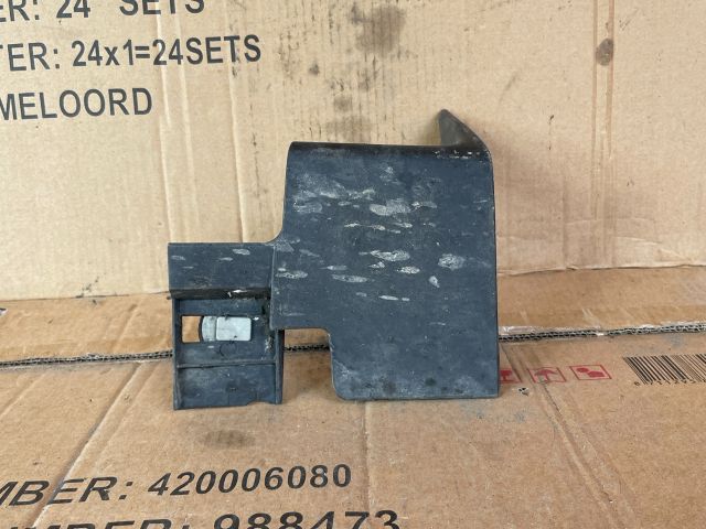 bontott MAZDA CX-7 Jobb első Sárvédő Gumi