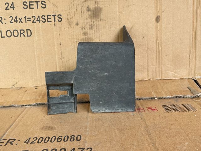 bontott MAZDA CX-7 Jobb első Sárvédő Gumi