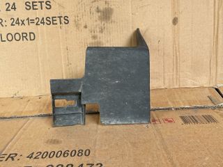 bontott MAZDA CX-7 Jobb első Sárvédő Gumi