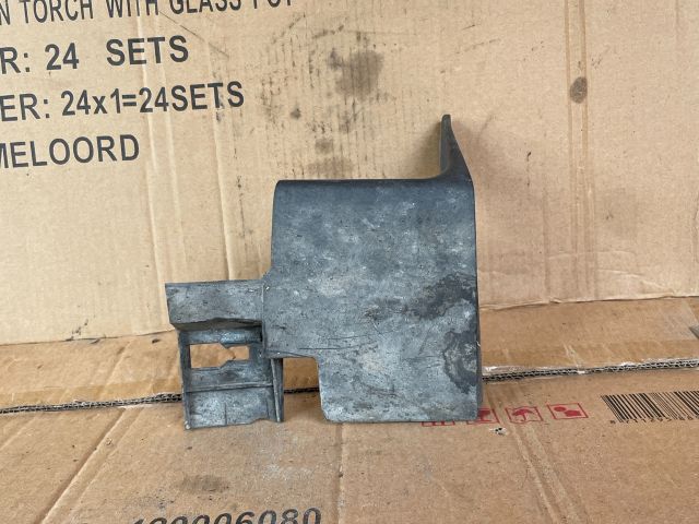 bontott MAZDA CX-7 Jobb első Sárvédő Gumi