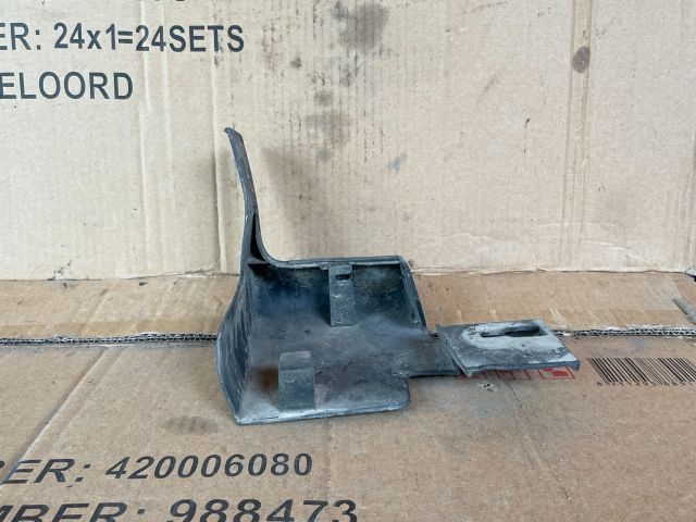 bontott MAZDA CX-7 Jobb első Sárvédő Gumi