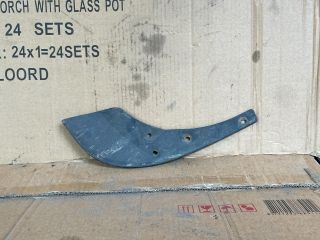 bontott MAZDA CX-7 Jobb első Sárvédő Gumi